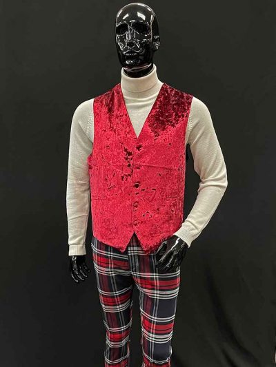 Velvet vest-turtleneck-plaid pants