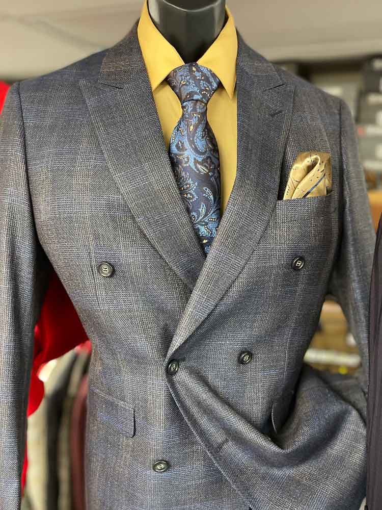 Grey suit yellow best sale shirt